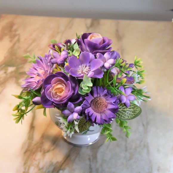 Pretty vintage pedestal sherbet bowl filled with hand painted Sola wood flowers - Picture 5 of 11